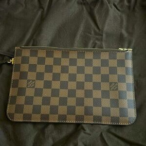 LV pouch